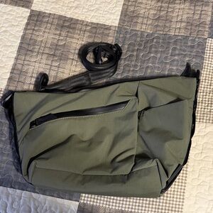 ALPAKA 2L Flow Satchel Green